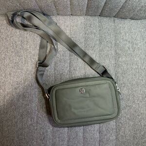 lululemon Crossbody Camera Bag 2L